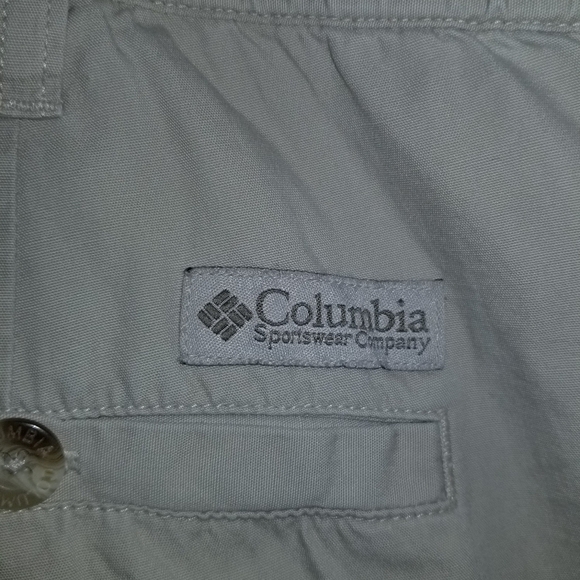 Columbia Hiking Cargo Shorts Size And Care Tag Removed Approx Size 36 - Picture 4 of 10